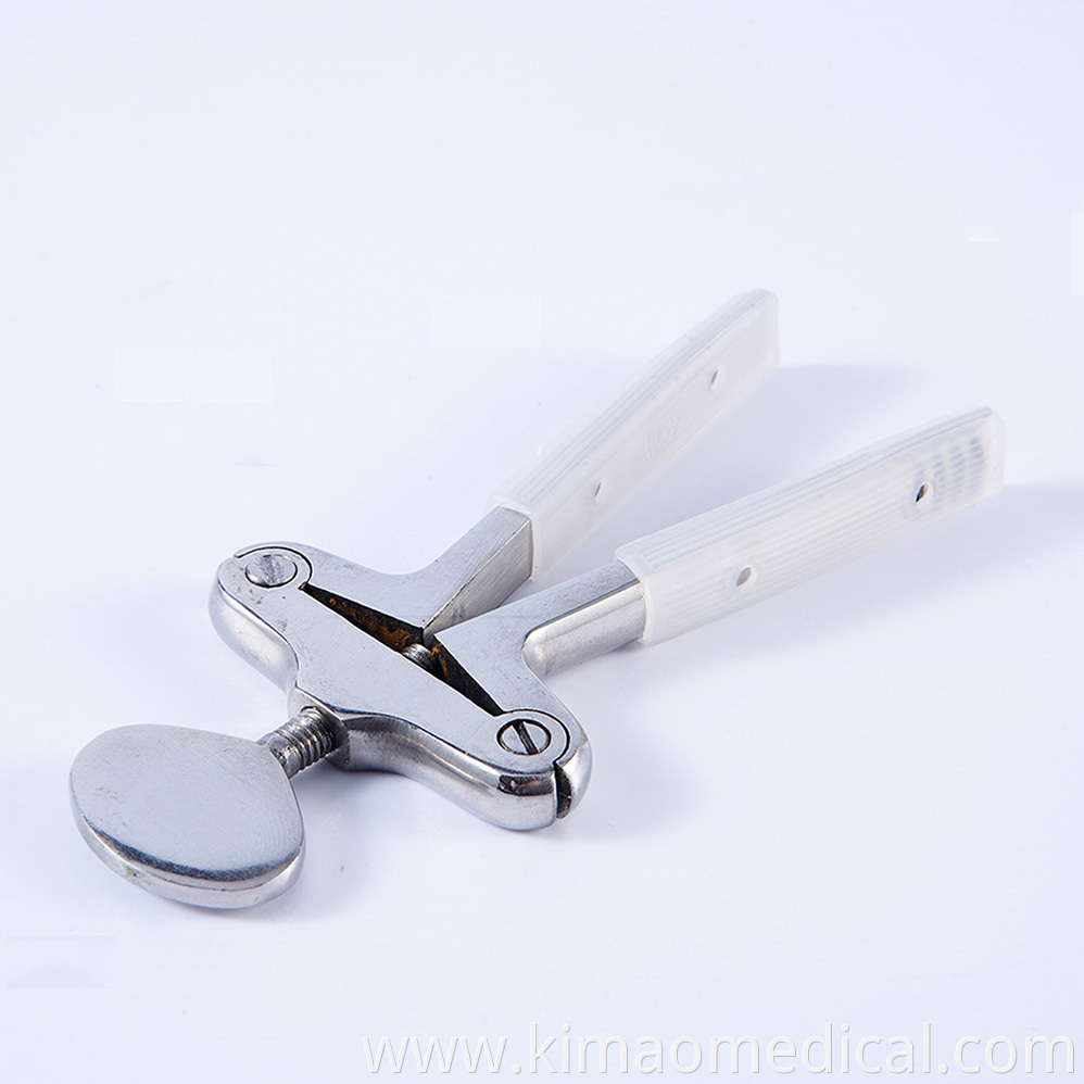 Tongue pliers protective sleeve